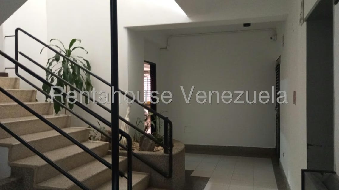 Apartamento (Multiples Niveles) en Alquiler en Colinas del Tamanaco, Distrito Metropolitano - 41