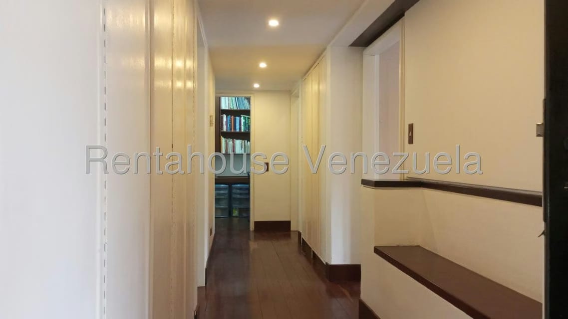Apartamento (Multiples Niveles) en Alquiler en Colinas del Tamanaco, Distrito Metropolitano - 60