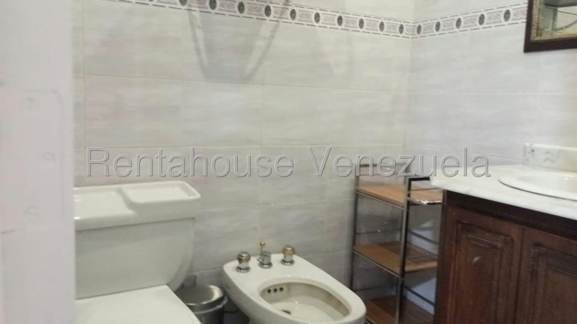 Apartamento (Multiples Niveles) en Alquiler en Colinas del Tamanaco, Distrito Metropolitano - 65