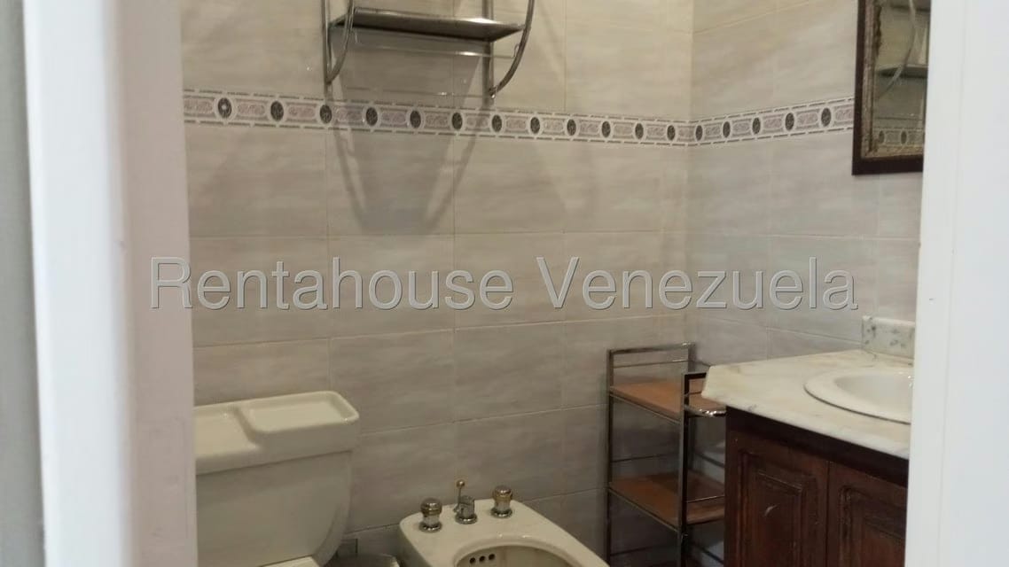 Apartamento (Multiples Niveles) en Alquiler en Colinas del Tamanaco, Distrito Metropolitano - 66