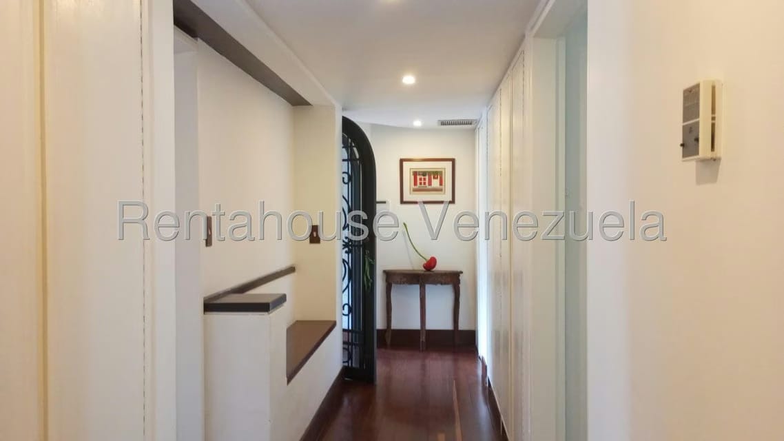 Apartamento (Multiples Niveles) en Alquiler en Colinas del Tamanaco, Distrito Metropolitano - 67