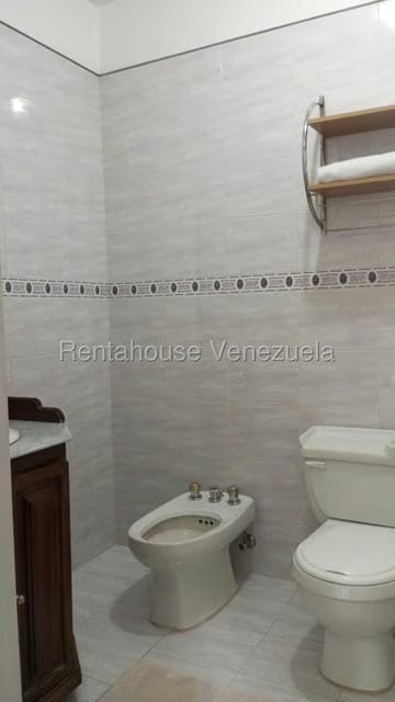 Apartamento (Multiples Niveles) en Alquiler en Colinas del Tamanaco, Distrito Metropolitano - 72