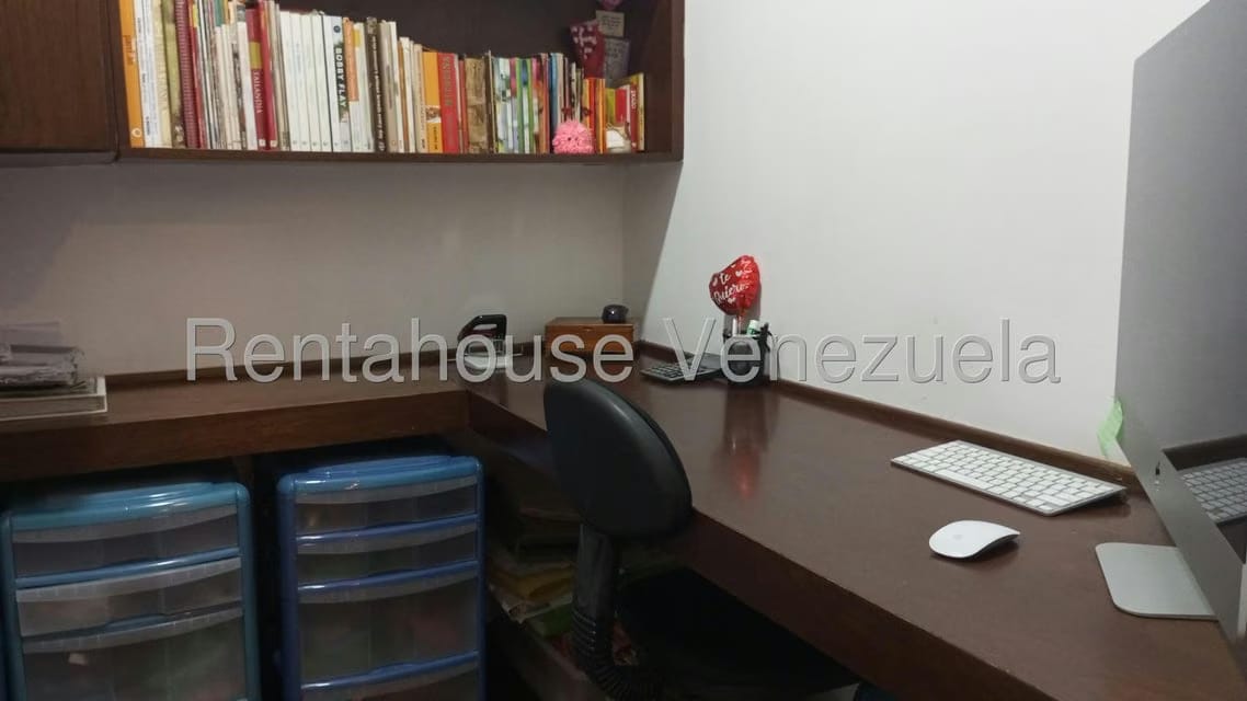 Apartamento (Multiples Niveles) en Alquiler en Colinas del Tamanaco, Distrito Metropolitano - 75