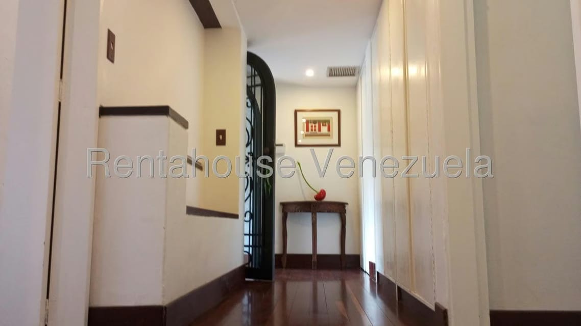 Apartamento (Multiples Niveles) en Alquiler en Colinas del Tamanaco, Distrito Metropolitano - 76