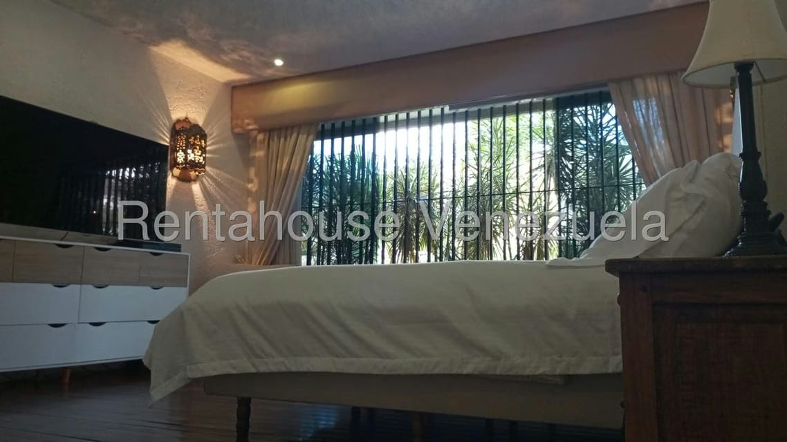 Apartamento (Multiples Niveles) en Alquiler en Colinas del Tamanaco, Distrito Metropolitano - 80