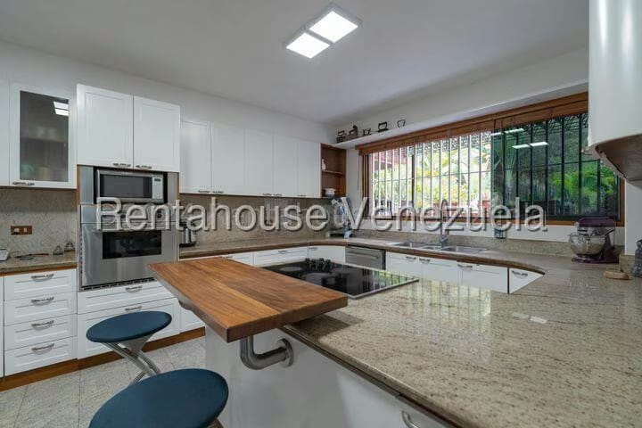 Apartamento (Multiples Niveles) en Alquiler en Colinas del Tamanaco, Distrito Metropolitano - 93