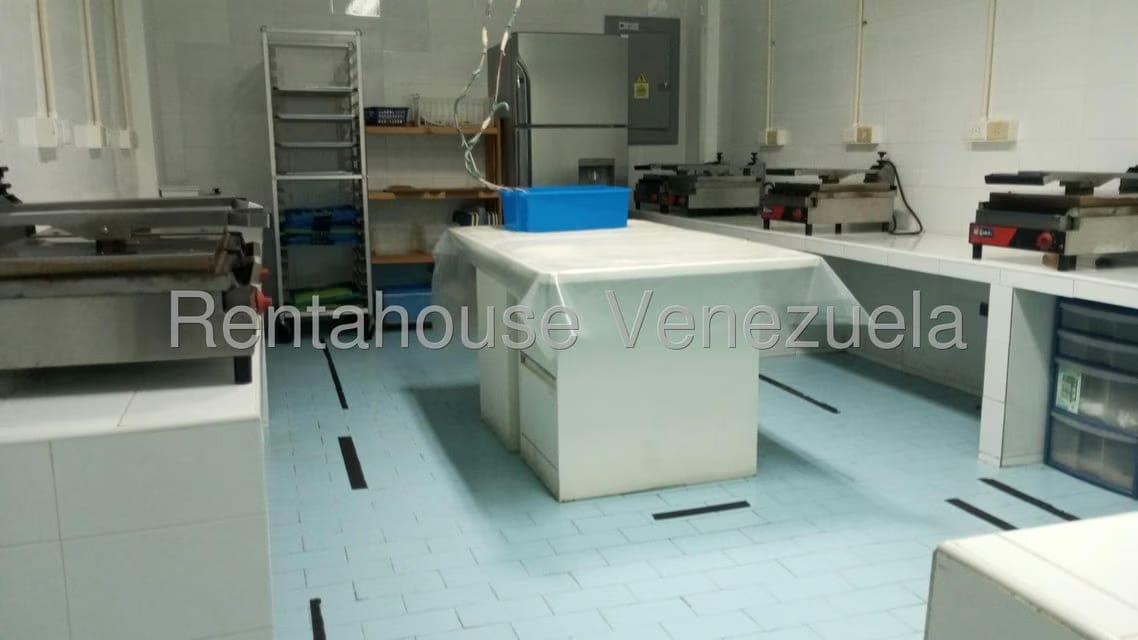 Apartamento (Multiples Niveles) en Alquiler en Colinas del Tamanaco, Distrito Metropolitano - 98