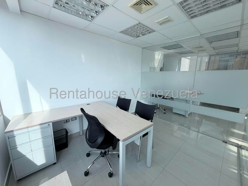 Comercial (Local Comercial) en Alquiler en El Rosal, Distrito Metropolitano - 12