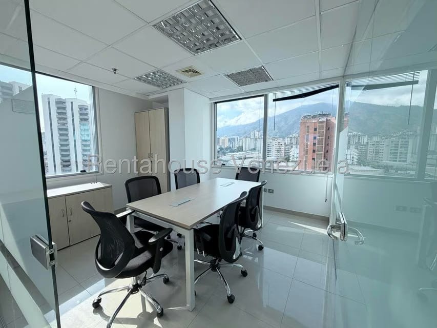 Comercial (Local Comercial) en Alquiler en El Rosal, Distrito Metropolitano - 13