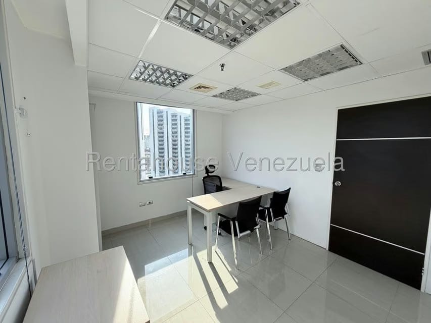 Comercial (Local Comercial) en Alquiler en El Rosal, Distrito Metropolitano - 16