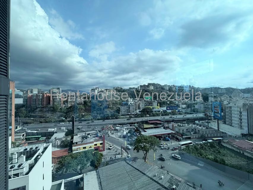 Comercial (Local Comercial) en Alquiler en El Rosal, Distrito Metropolitano - 4