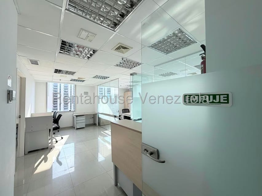 Comercial (Local Comercial) en Alquiler en El Rosal, Distrito Metropolitano - 6