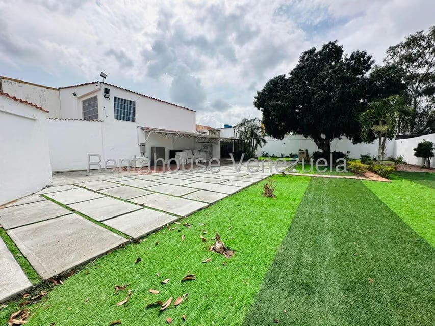 Casa (Duplex) en Venta en La Rosaleda, Lara - 3