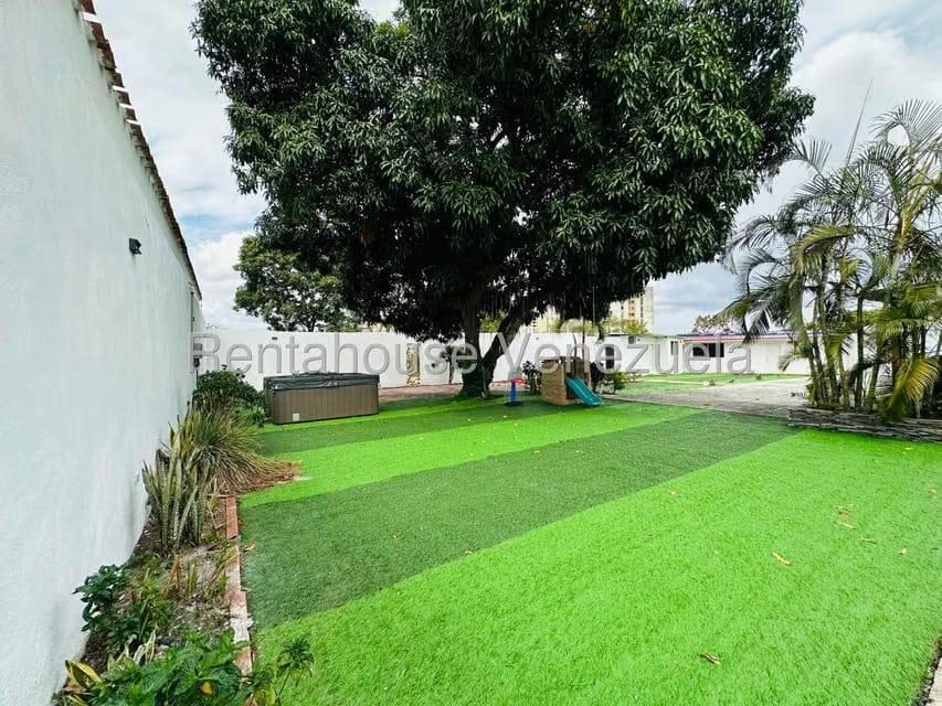 Casa (Duplex) en Venta en La Rosaleda, Lara - 4