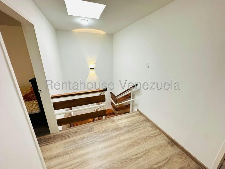 Casa (Duplex) en Venta en La Rosaleda, Lara - 31