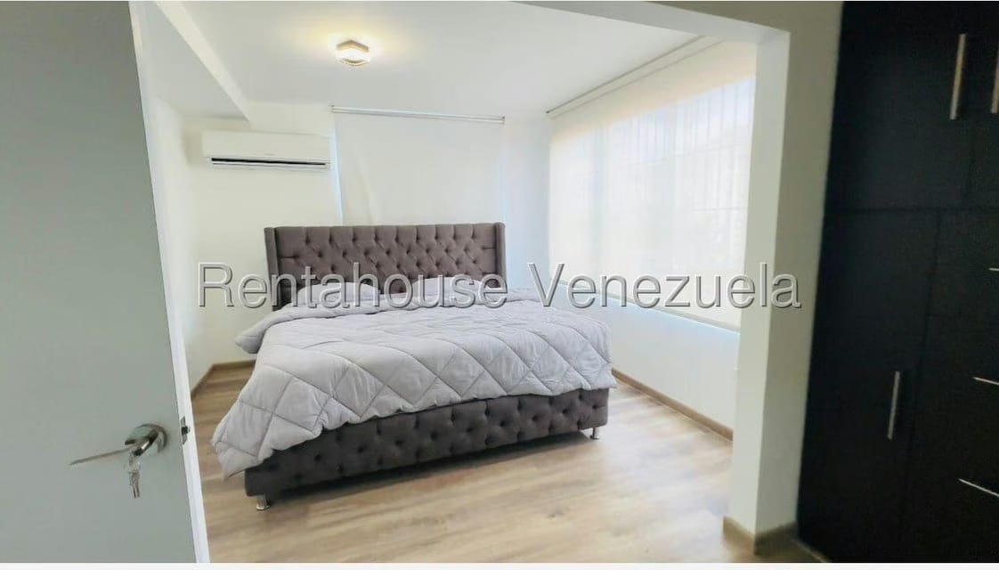 Casa (Duplex) en Venta en La Rosaleda, Lara - 35