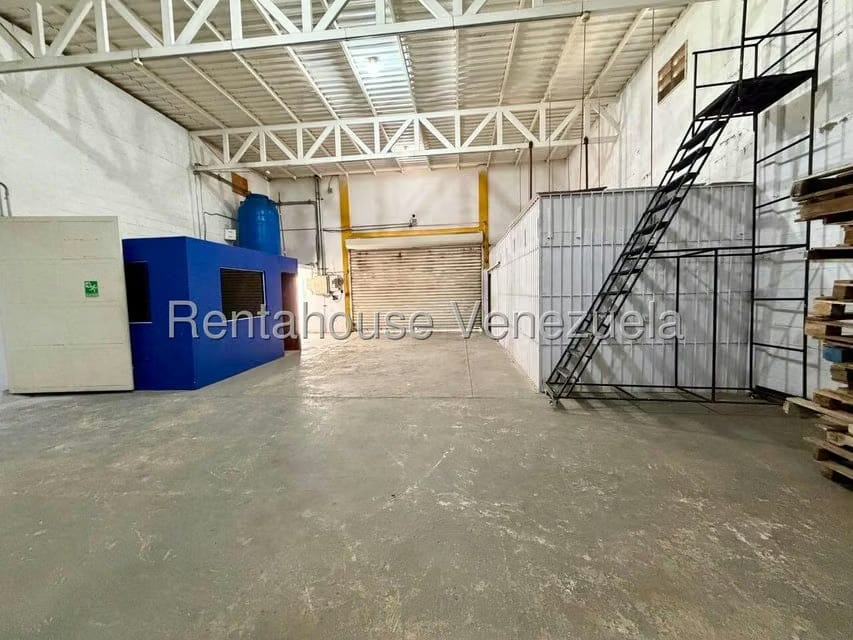 Comercial (Galpon - Deposito) en Alquiler en Centro, Falcon - 12