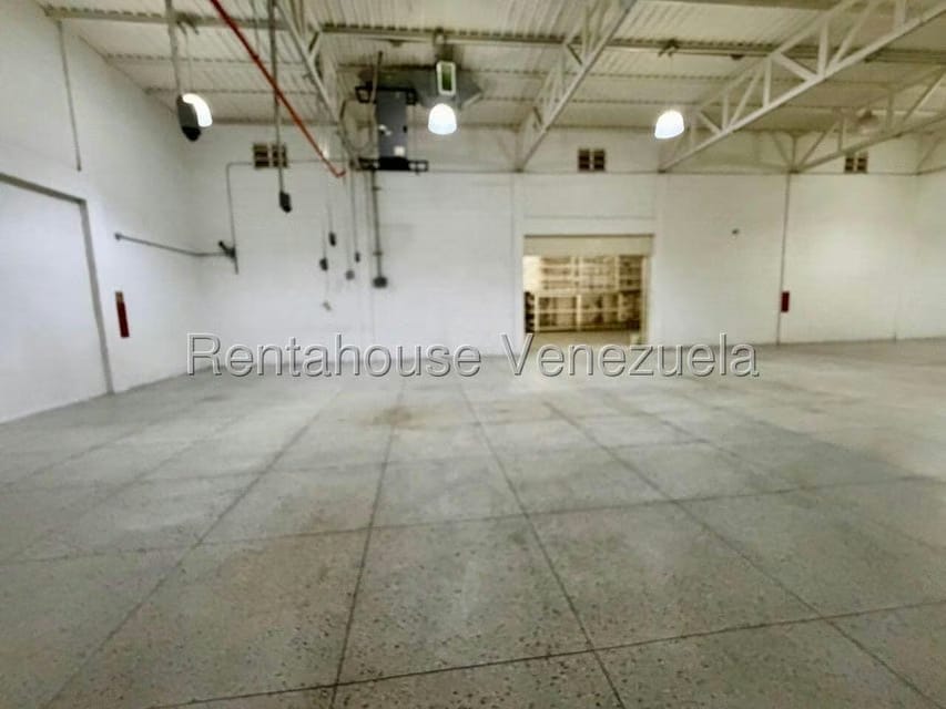 Comercial (Galpon - Deposito) en Alquiler en Centro, Falcon - 4