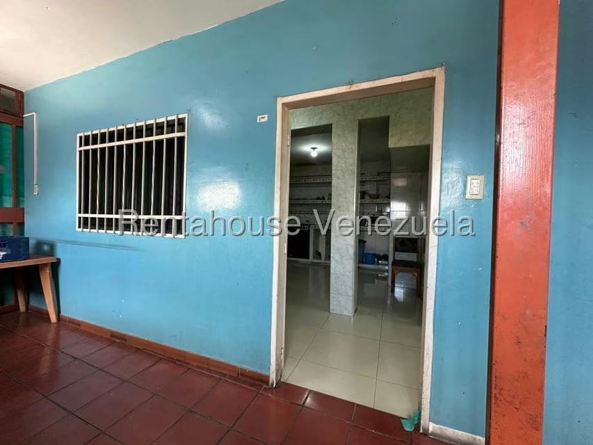 Apartamento (1 Nivel) en Alquiler en Zona Oeste, Lara - 2