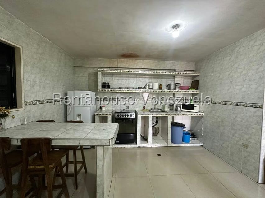 Apartamento (1 Nivel) en Alquiler en Zona Oeste, Lara - 12