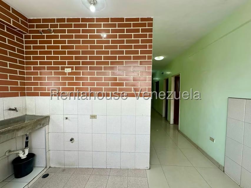 Apartamento (1 Nivel) en Alquiler en Zona Oeste, Lara - 28