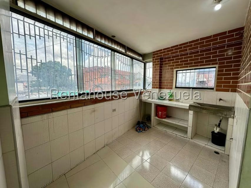 Apartamento (1 Nivel) en Alquiler en Zona Oeste, Lara - 29