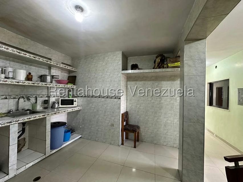 Apartamento (1 Nivel) en Alquiler en Zona Oeste, Lara - 8