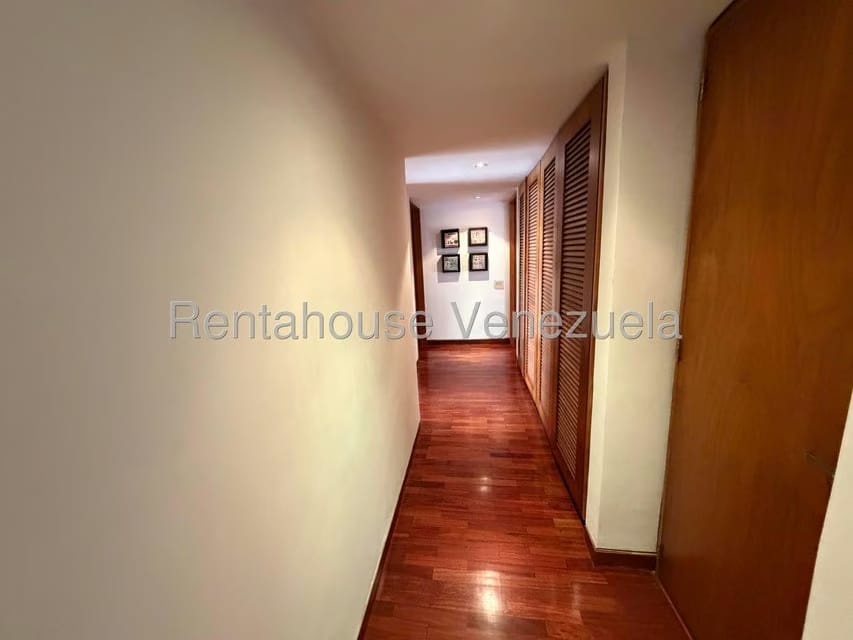 Apartamento (1 Nivel) en Alquiler en Colinas de Valle Arriba, Distrito Metropolitano - 11