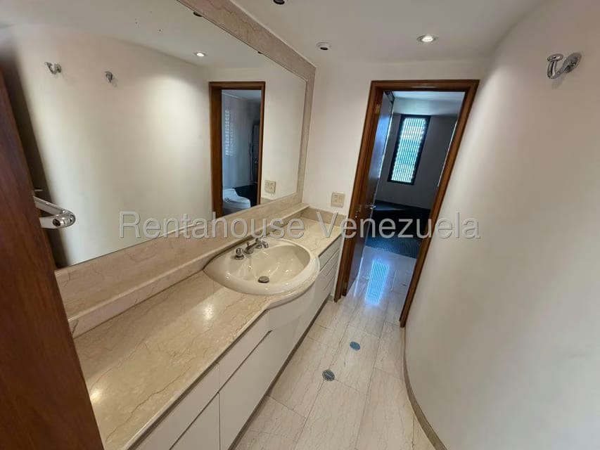 Apartamento (1 Nivel) en Alquiler en Colinas de Valle Arriba, Distrito Metropolitano - 14