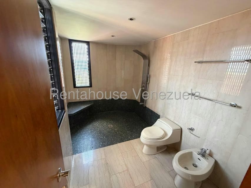 Apartamento (1 Nivel) en Alquiler en Colinas de Valle Arriba, Distrito Metropolitano - 15