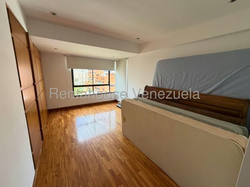 Apartamento (1 Nivel) en Alquiler en Colinas de Valle Arriba, Distrito Metropolitano - 17