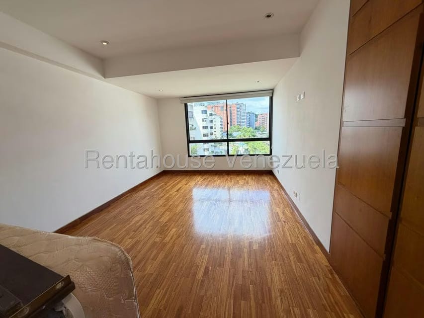 Apartamento (1 Nivel) en Alquiler en Colinas de Valle Arriba, Distrito Metropolitano - 19