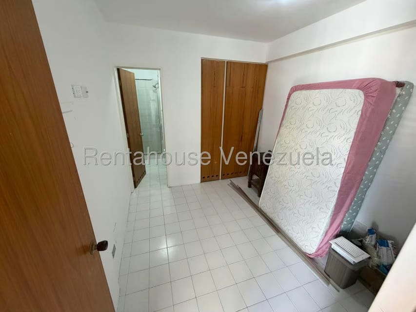 Apartamento (1 Nivel) en Alquiler en Colinas de Valle Arriba, Distrito Metropolitano - 22