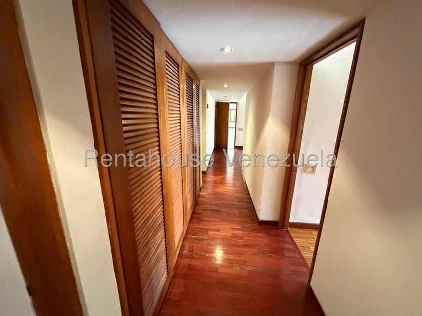 Apartamento (1 Nivel) en Alquiler en Colinas de Valle Arriba, Distrito Metropolitano - 10