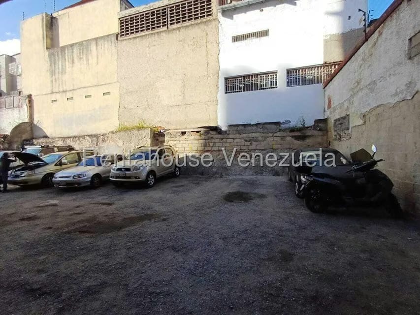 Apartamento (1 Nivel) en Venta en Bello Monte, Distrito Metropolitano - 32
