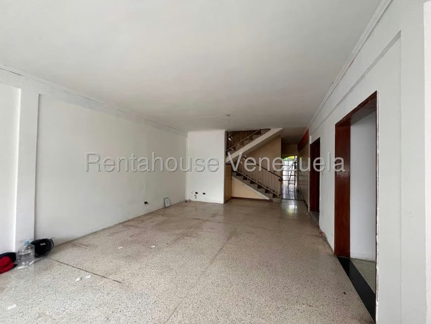 Comercial (Local Comercial) en Alquiler en Zona Este, Lara - 2