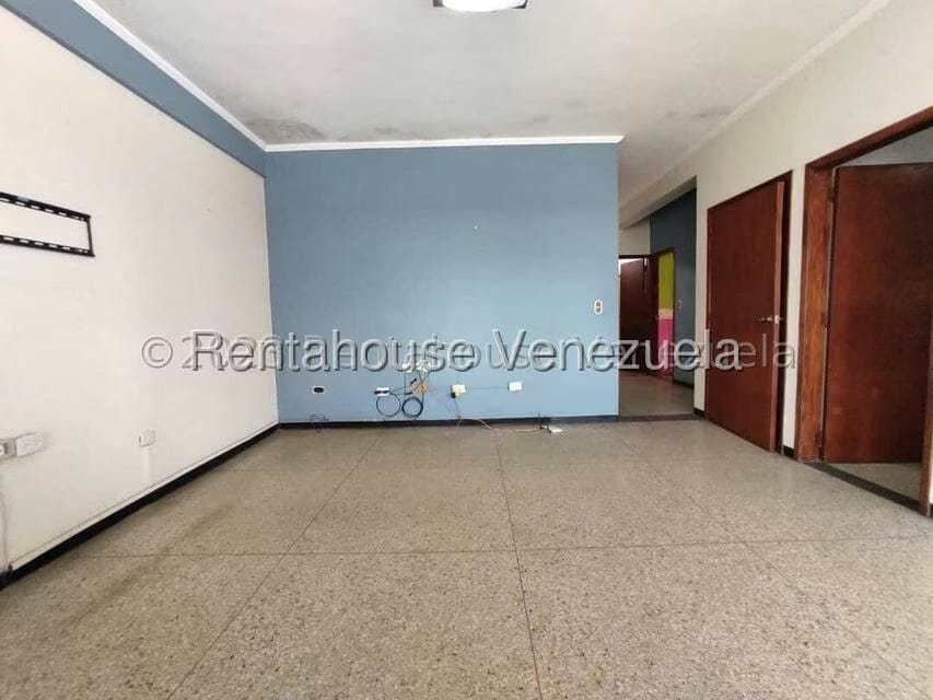 Comercial (Local Comercial) en Alquiler en Zona Este, Lara - 11