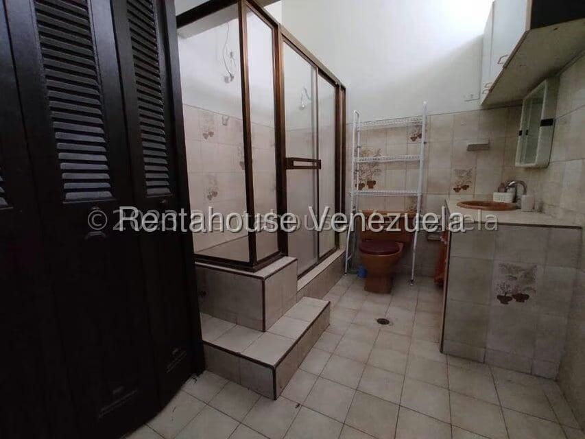 Comercial (Local Comercial) en Alquiler en Zona Este, Lara - 17