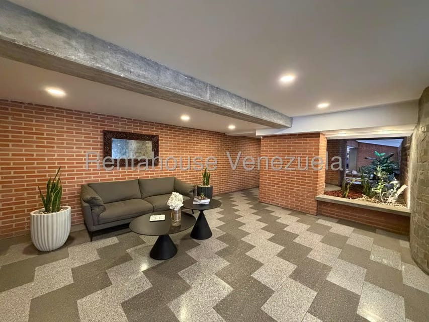 Apartamento (Penthouse) en Venta en Solar del Hatillo, Distrito Metropolitano - 2