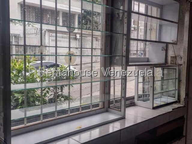 Comercial (Local Comercial) en Alquiler en Santa Monica, Distrito Metropolitano - 3