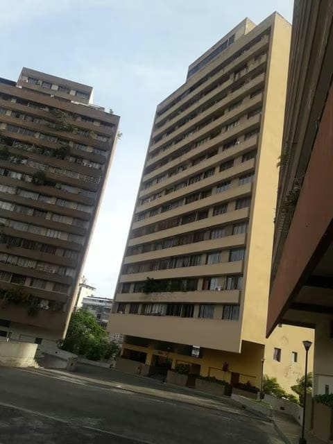 Apartamento (1 Nivel) en Venta en Colinas de Quinta Altamira, Distrito Metropolitano - 2
