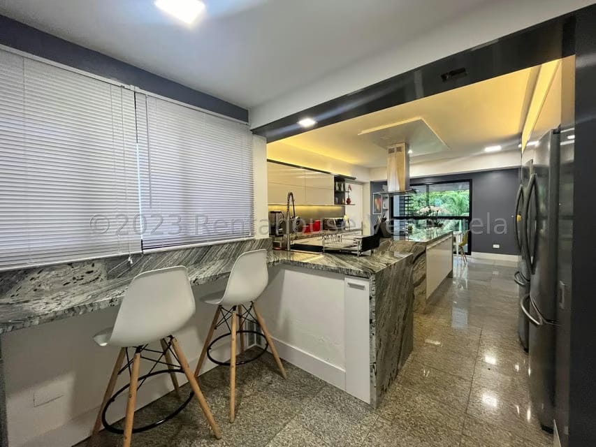 Apartamento (Duplex) en Venta en Los Palos Grandes, Distrito Metropolitano - 17