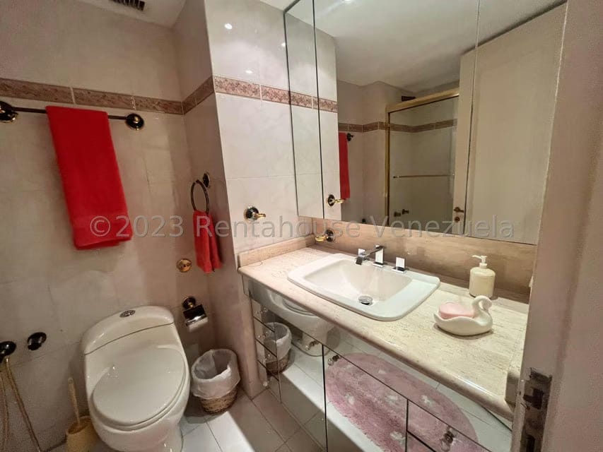 Apartamento (Duplex) en Venta en Los Palos Grandes, Distrito Metropolitano - 22