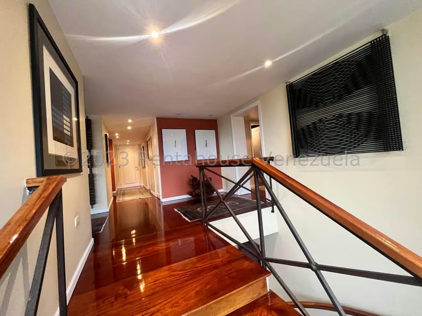 Apartamento (Duplex) en Venta en Los Palos Grandes, Distrito Metropolitano - 29