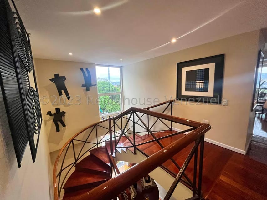 Apartamento (Duplex) en Venta en Los Palos Grandes, Distrito Metropolitano - 30