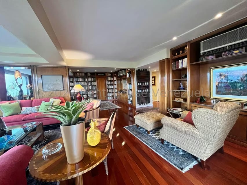 Apartamento (Duplex) en Venta en Los Palos Grandes, Distrito Metropolitano - 34
