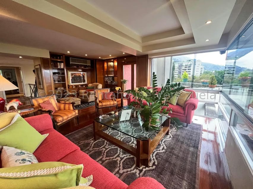 Apartamento (Duplex) en Venta en Los Palos Grandes, Distrito Metropolitano - 35