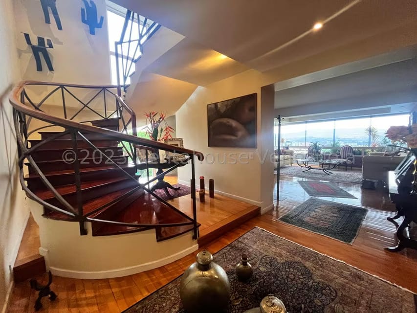 Apartamento (Duplex) en Venta en Los Palos Grandes, Distrito Metropolitano - 5