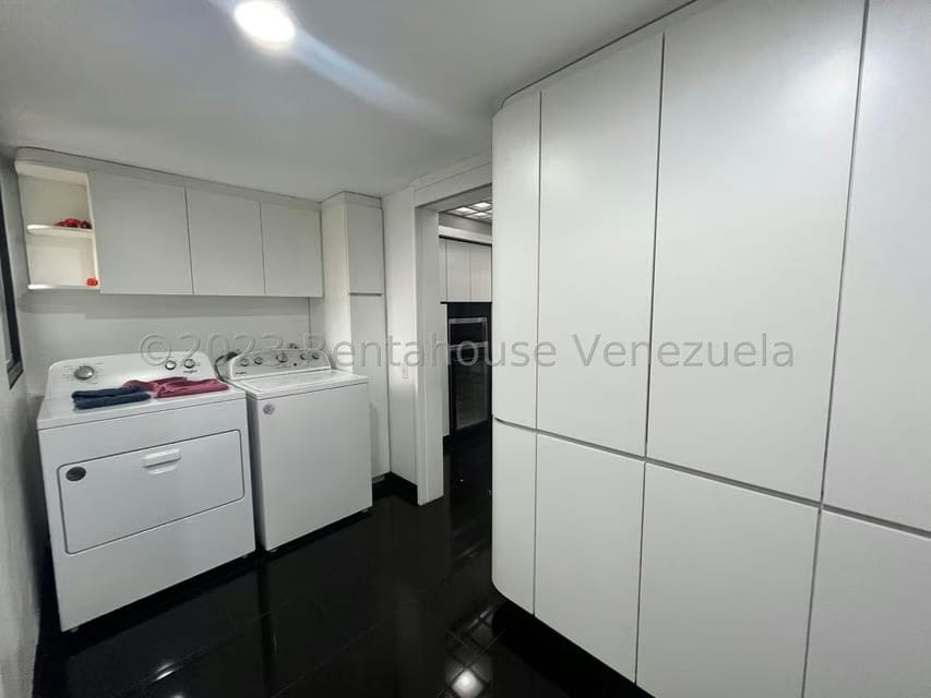 Apartamento (Duplex) en Venta en Los Palos Grandes, Distrito Metropolitano - 57