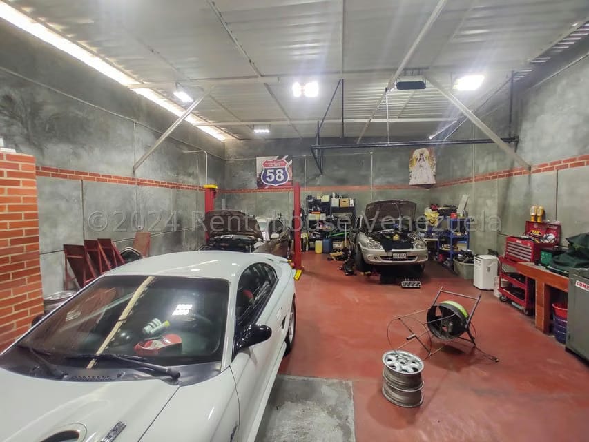 Comercial (Galpon - Deposito) en Venta en Macaracuay, Distrito Metropolitano - 2